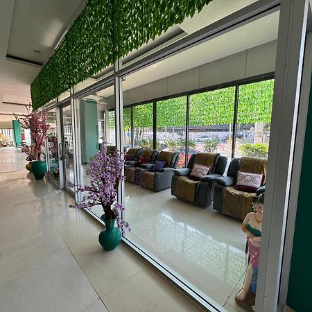 Zephyr Grand Hotel Patong Exterior photo