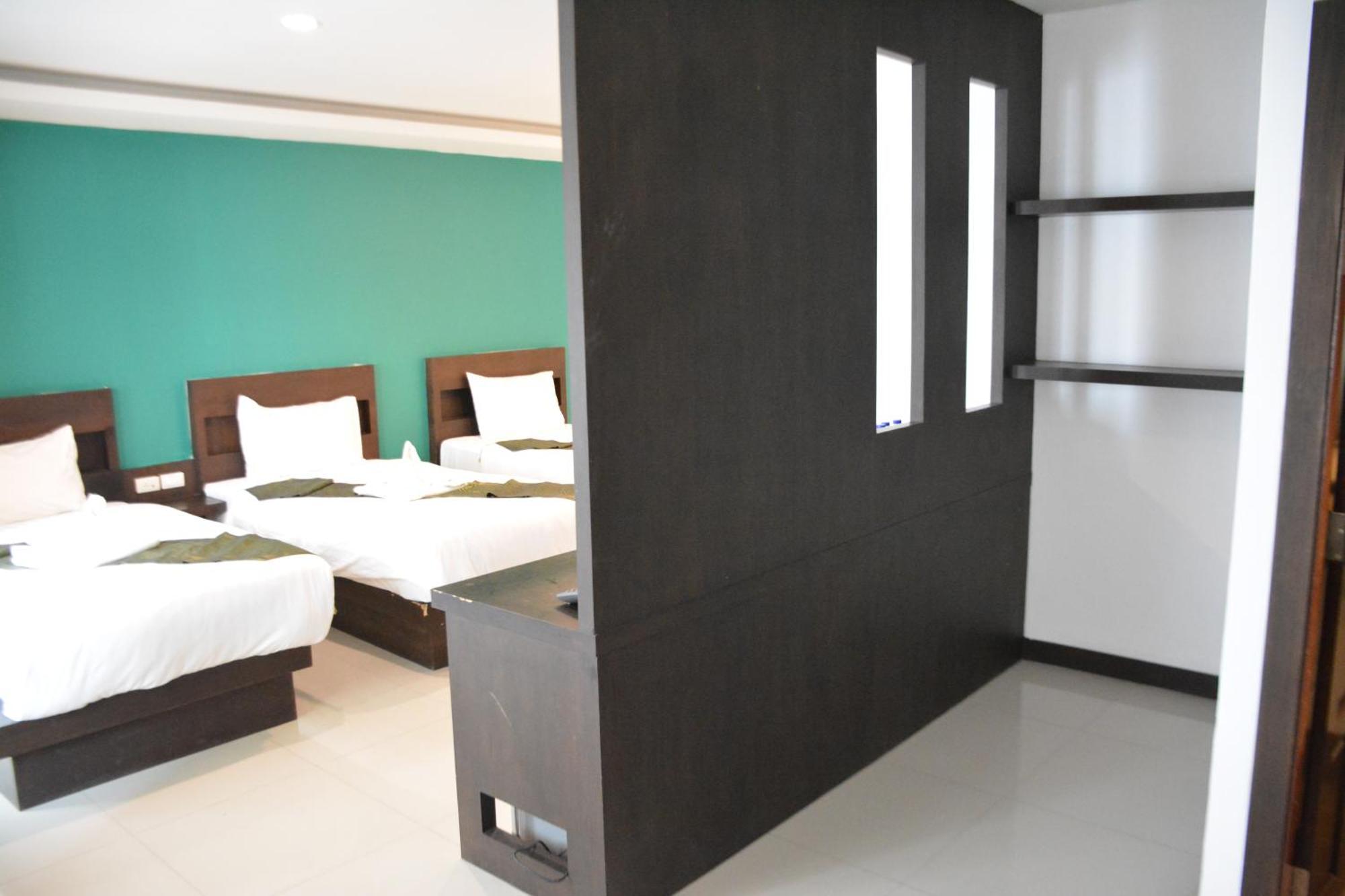 Zephyr Grand Hotel Patong Exterior photo