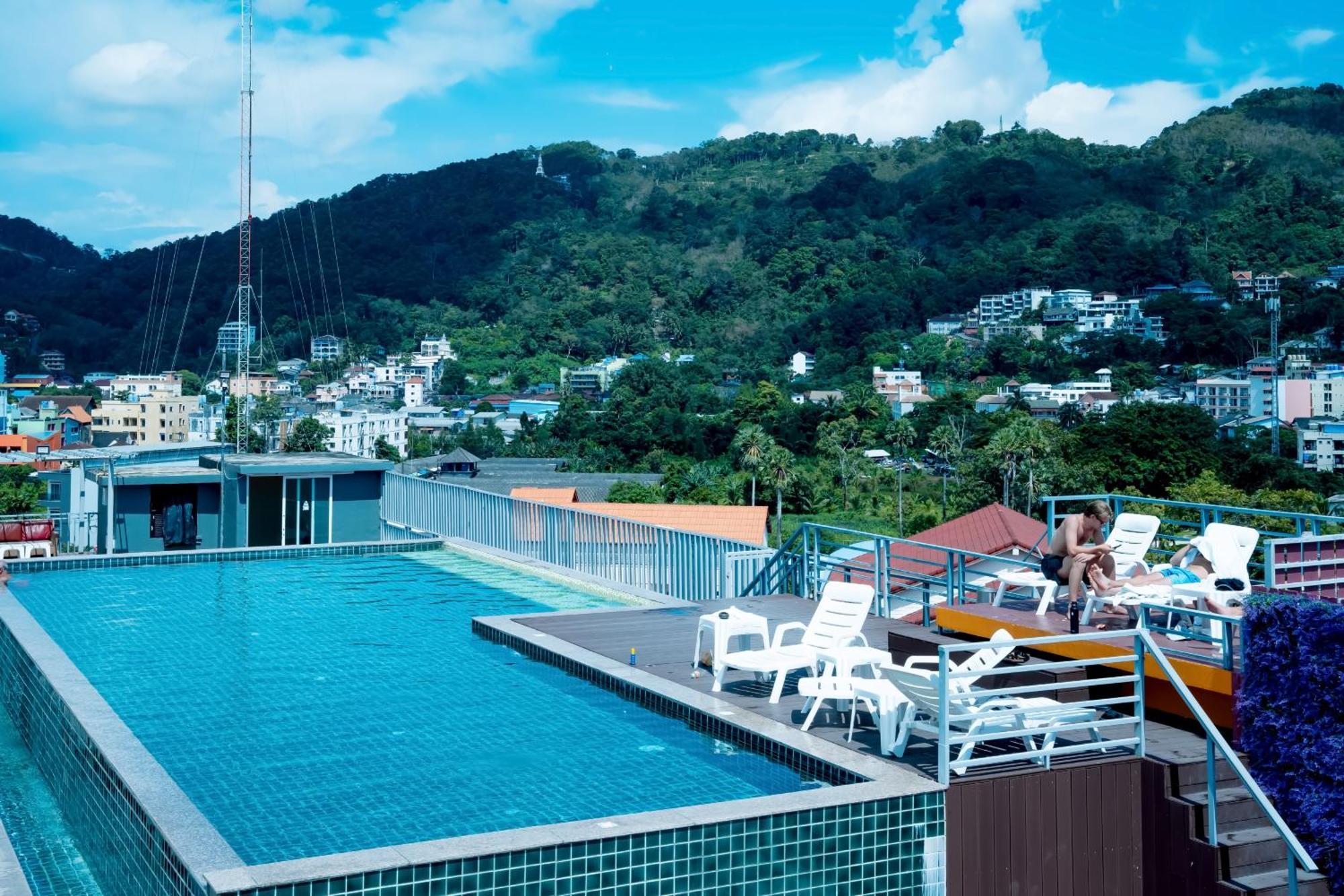 Zephyr Grand Hotel Patong Exterior photo