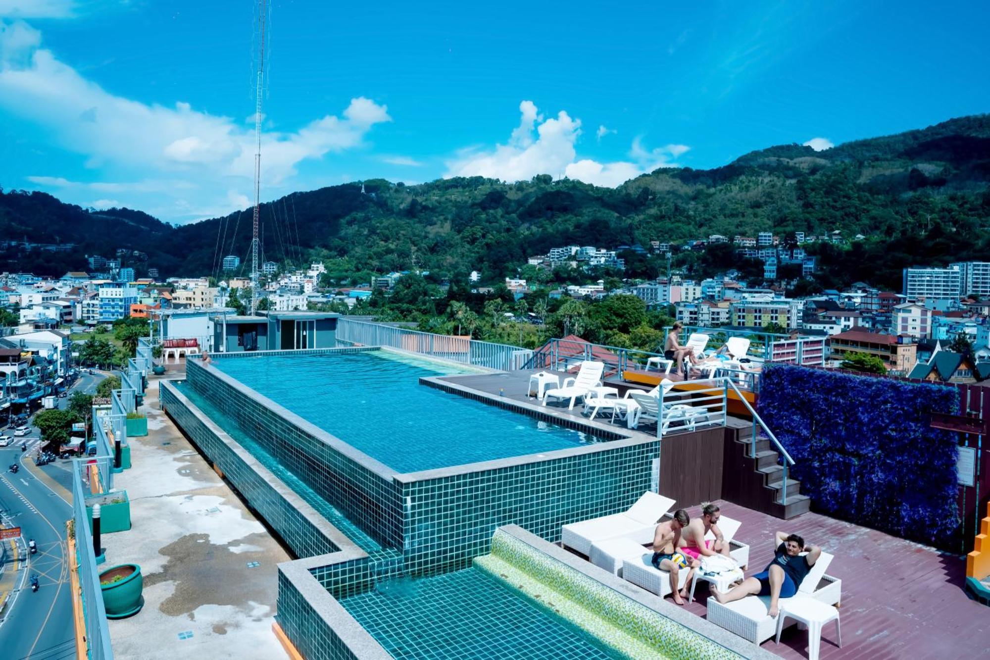 Zephyr Grand Hotel Patong Exterior photo